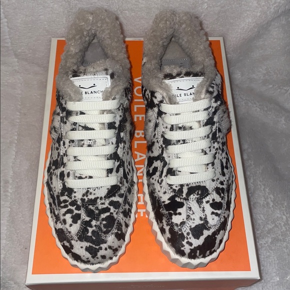 NWT VOILE BLANCHE Ines Faux Fur Sneakers in Black-White - Picture 9 of 15